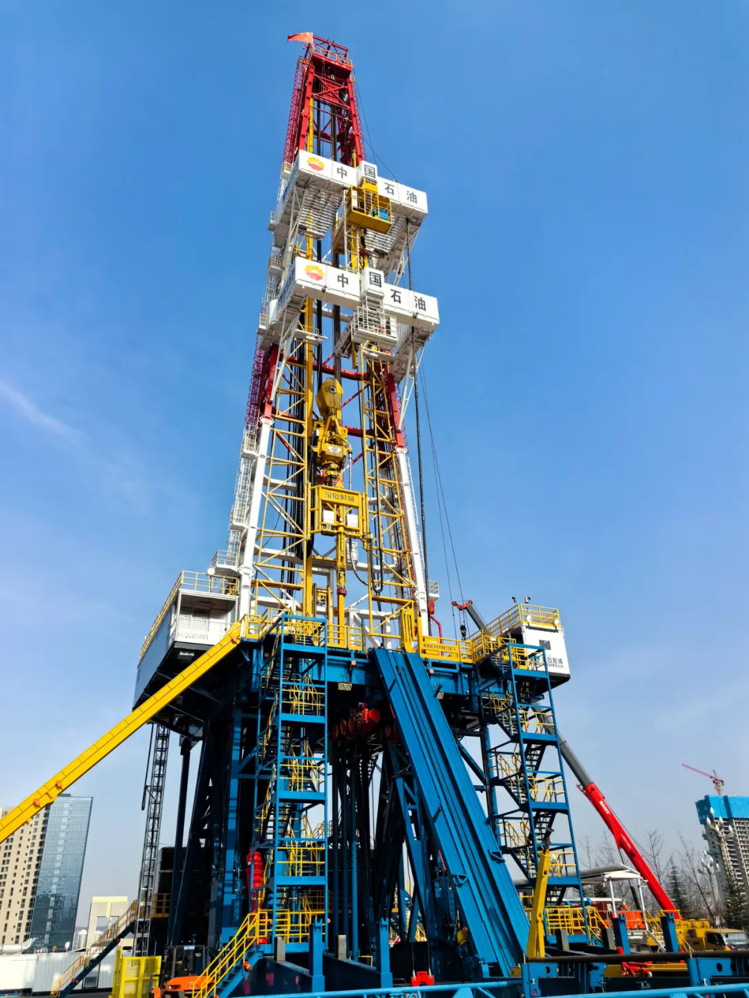 钻穿万米，稳立深海！鸿辉科技用“智能液压”破解极端工况难题