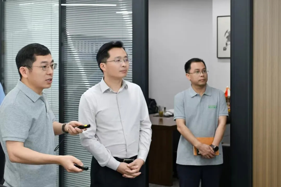 蒋红波调研走访园区企业