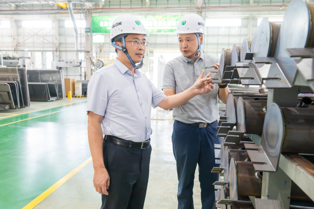 蒋红波调研走访园区企业并检查安全生产工作