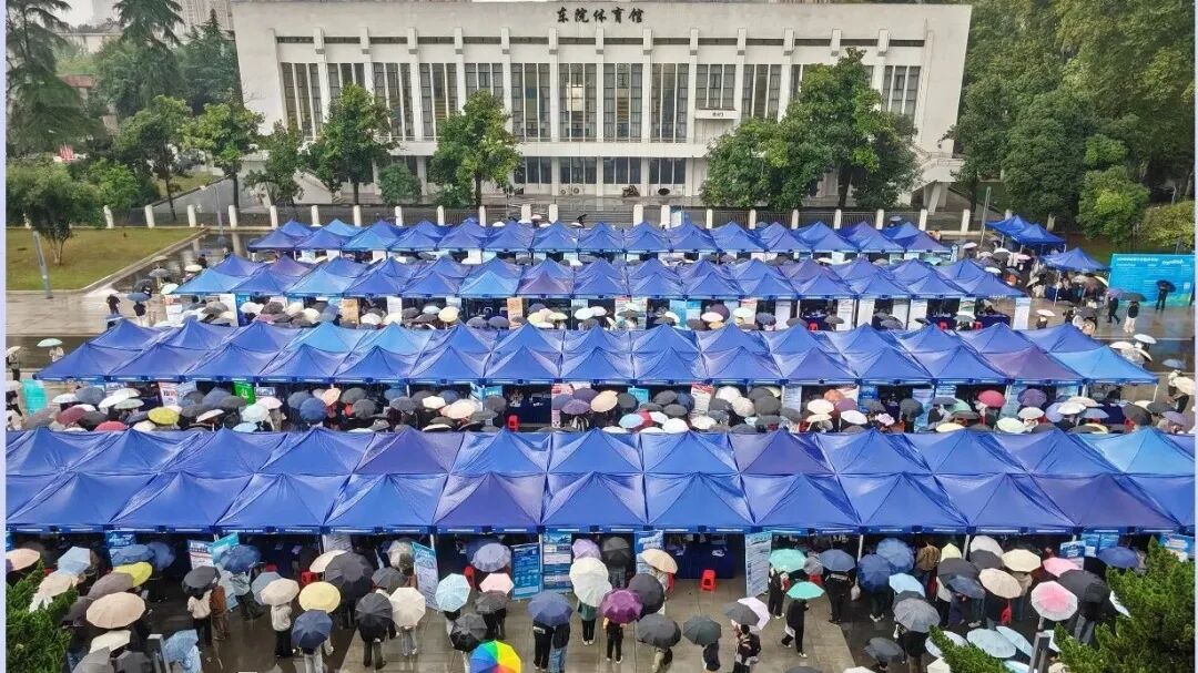 从“一场校地奔赴”到“一套人才需求目录”，长沙经开区用心用情做好人才服务